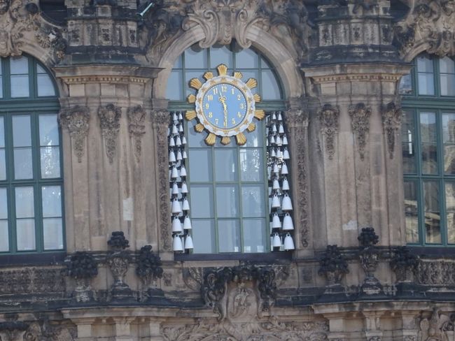 Glockenspiel aus Porzellan 