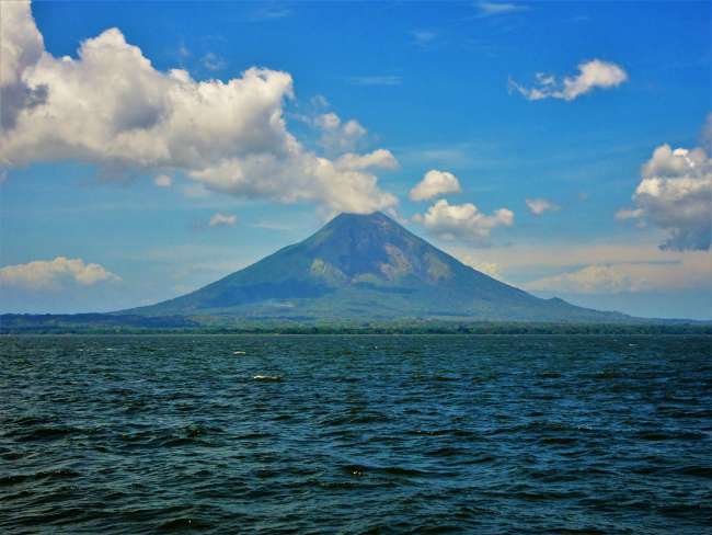 Überfahrt nach Ometepe mit den perfekt geformten Vulkanen
