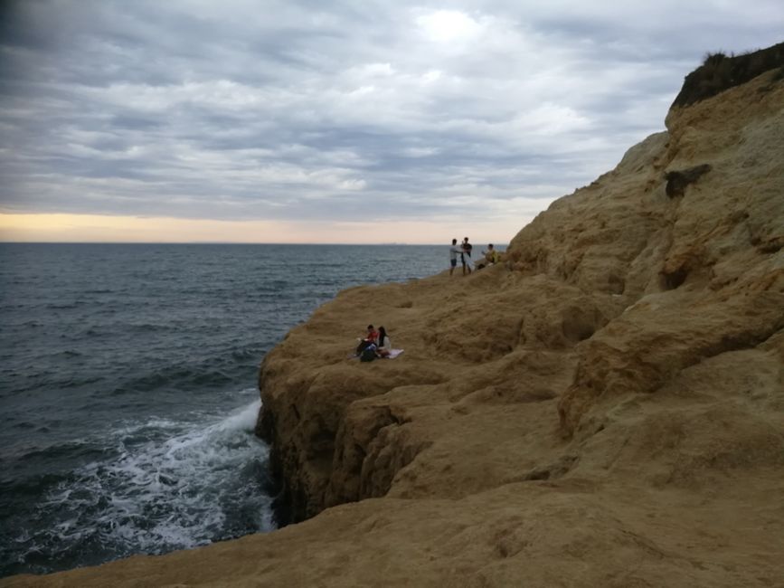 Steep coastal cliffs made of solid sandstone - who dares to jump?!