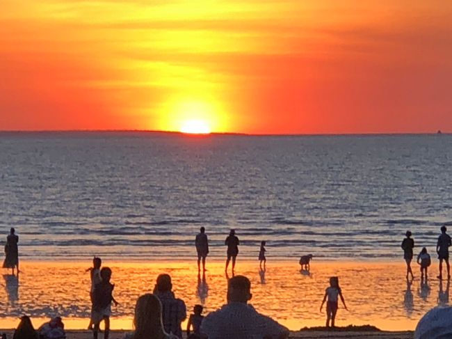Darwin: Mindil Beach Sunset