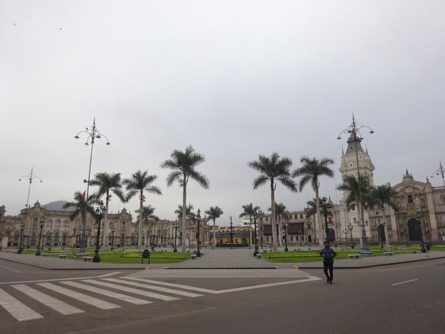 Plaza de Armas von weitem