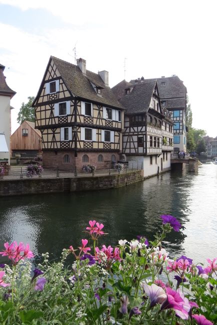 ຂາສຸດທ້າຍ: Île de Ré, ພາກໃຕ້ຂອງ Brittany, Loire Valley, Strasbourg ແລະບ້ານ