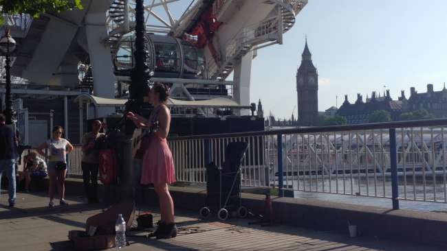 Live Musik direkt unter dem London Eye mit perfekter Sicht auf den Big Ben :)
