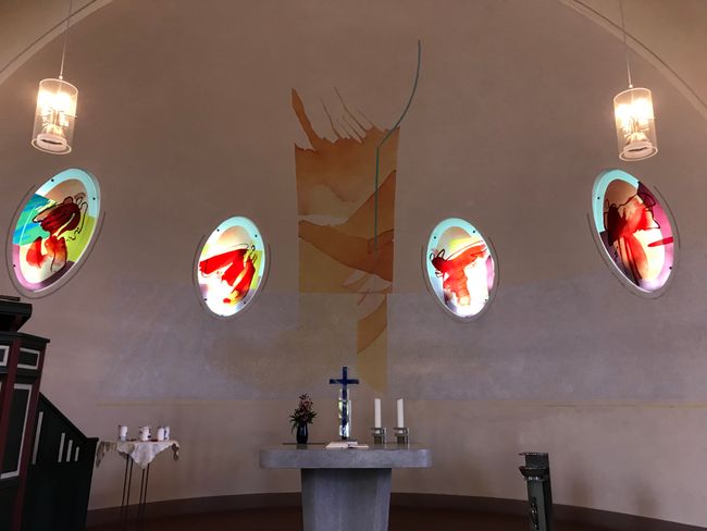 Engelfenster im Altarraum