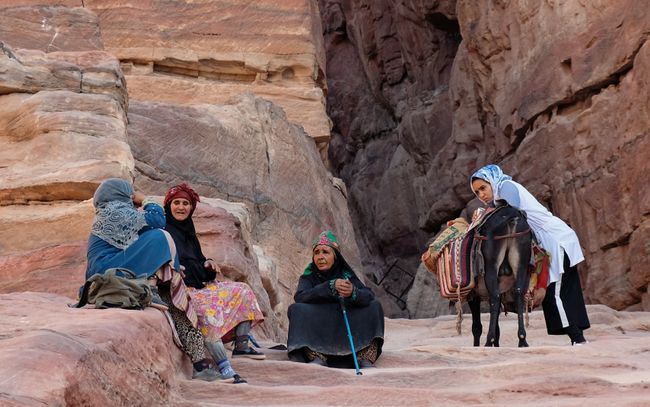In Jordanien laufen nicht nur die älteren Frauen verhüllt umher