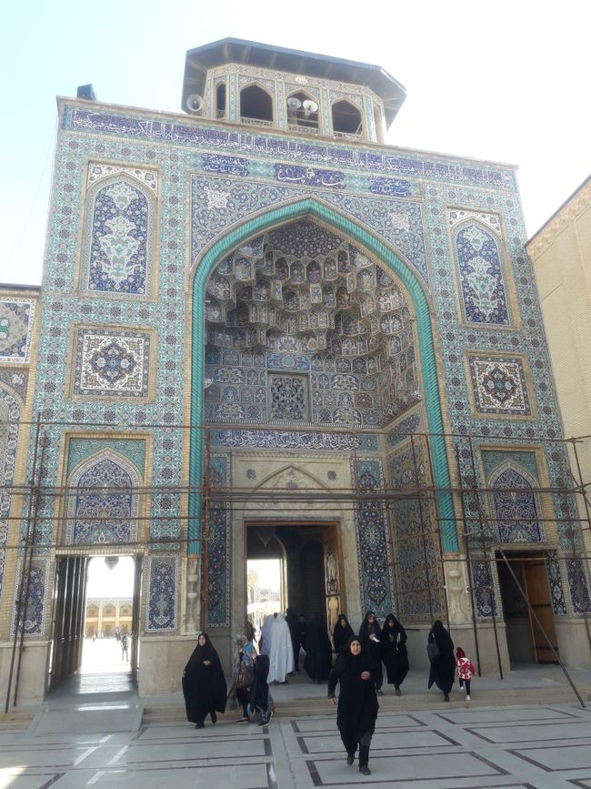 Entrance to Shah Cheragh Mosque complex