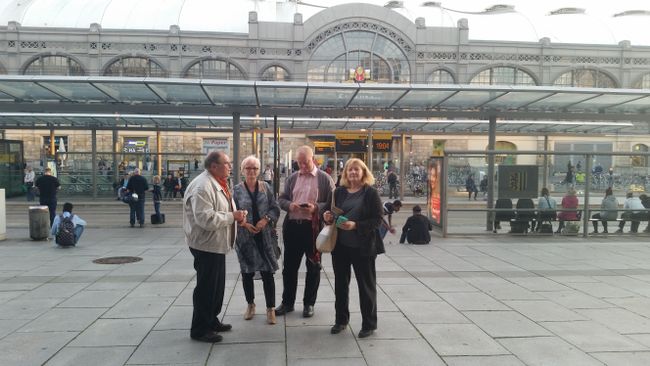 Bahnhof Dresden mit Siegi, Petra, Detlef und Angela