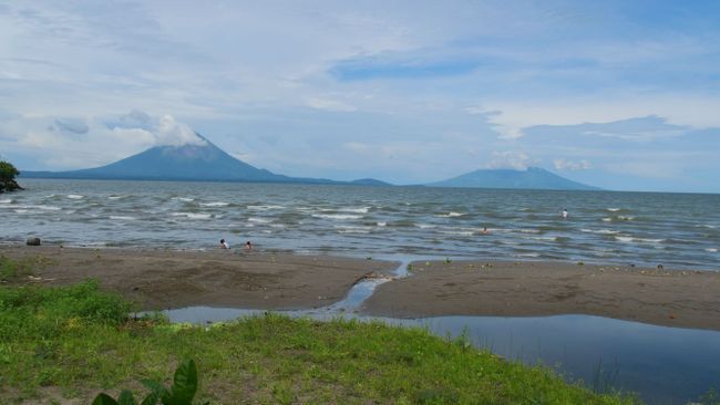 Blick auf den Nicaraguasee, im Hintergrund Ometepe