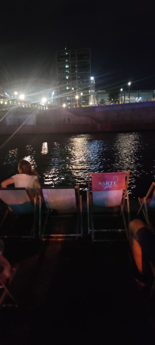 Sun loungers by the Spree