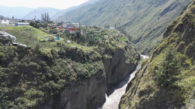 Ecuador - von Diebstahl, Hippiekommunen und einem Vulkan