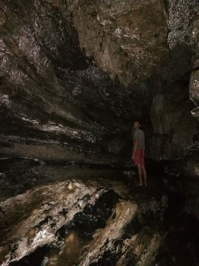 Schimmernde Wassertropfen in der Honeycomb Höhle