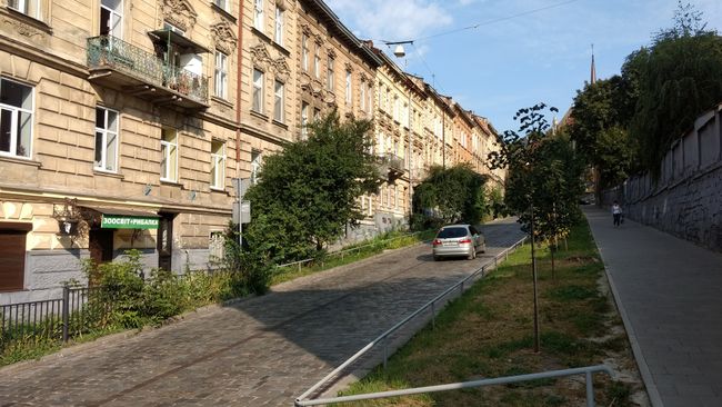 Row of houses near hotel