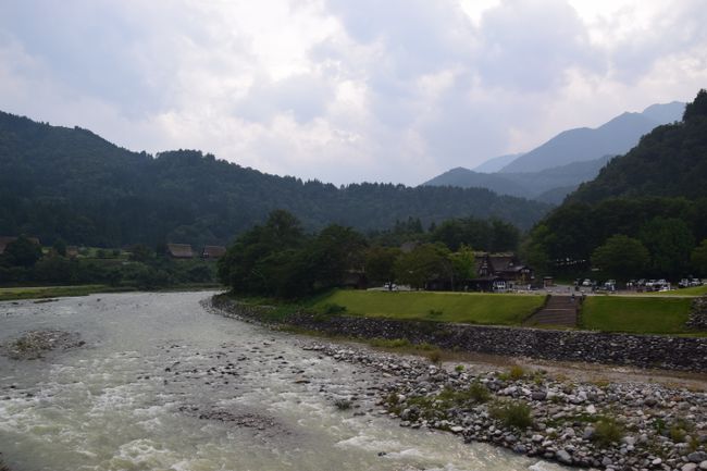 Der Fluss in Shirakawa-go