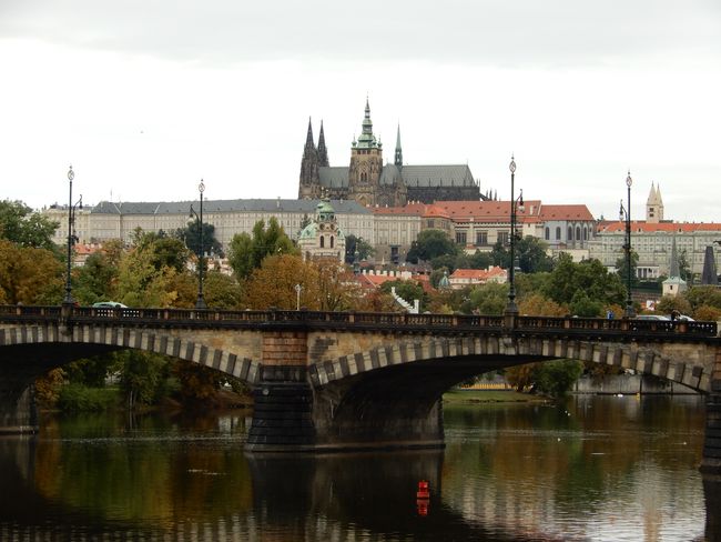 Blick auf die Prager Burg und St. Vitus Kathedrale