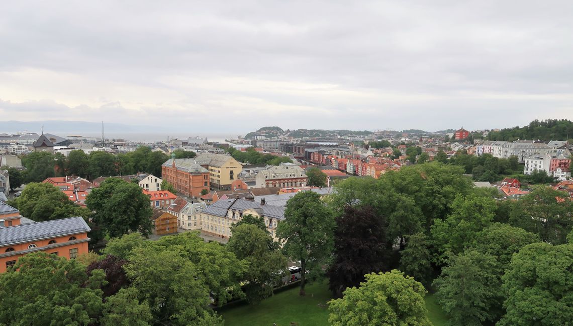 Blick vom Vierungsturm des Nidaros-Domes über Trondheim.