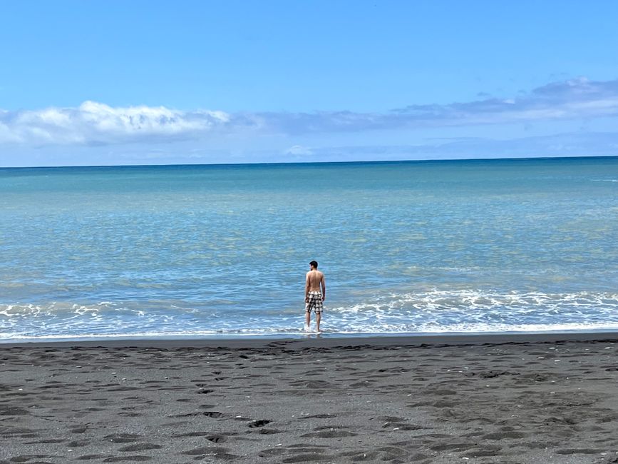 En la playa de Tazacorte