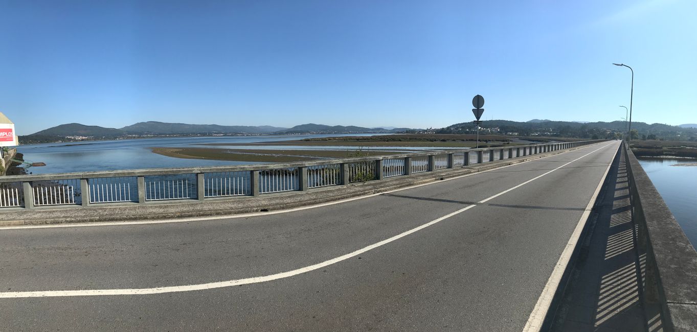 Rio Miño, Grenzfluss zu Spanien (links Hügellandschaft)