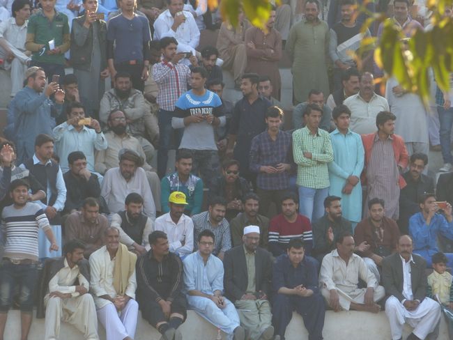 Männertribüne in Pakistan
