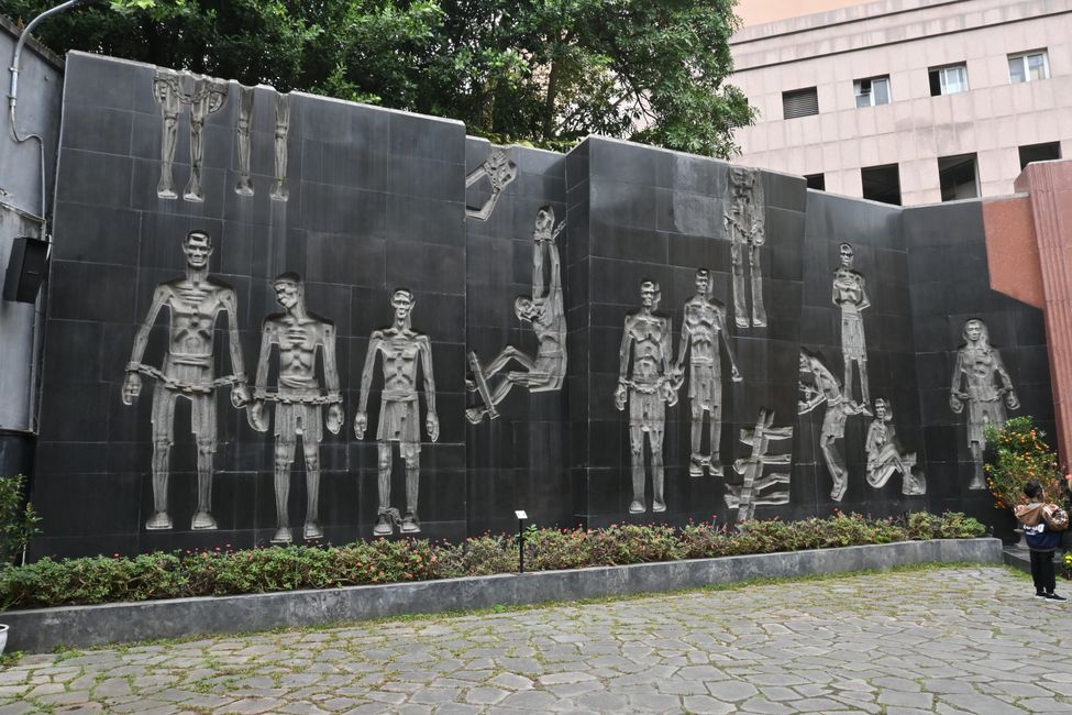 Monument im Gedenken an die Gefangenen des Hoa Lo Gefängnisses