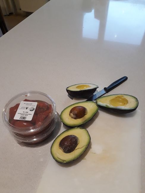 The avocados look exactly the same as in Germany:O Cooking for the first time in Australia:)