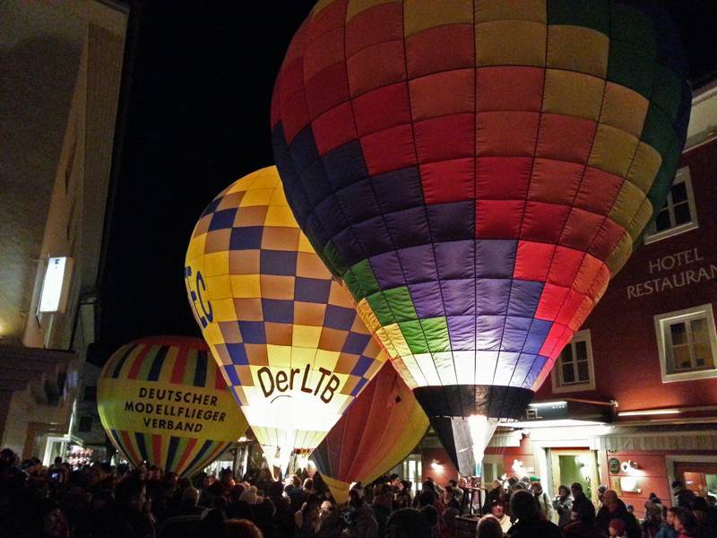 Balloon glow in Innichen - Model balloons