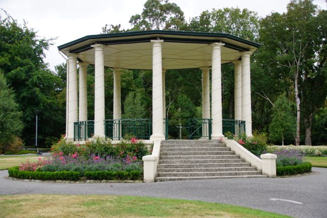 Queens Park - Pavilion