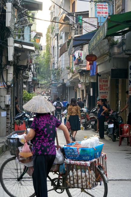 Get off the pot in Hanoi 😄