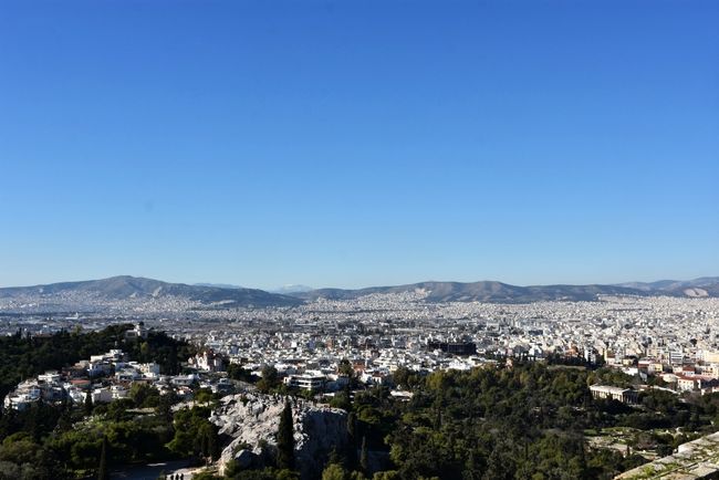 Blick auf Athen und den Areopag-Felsen. 