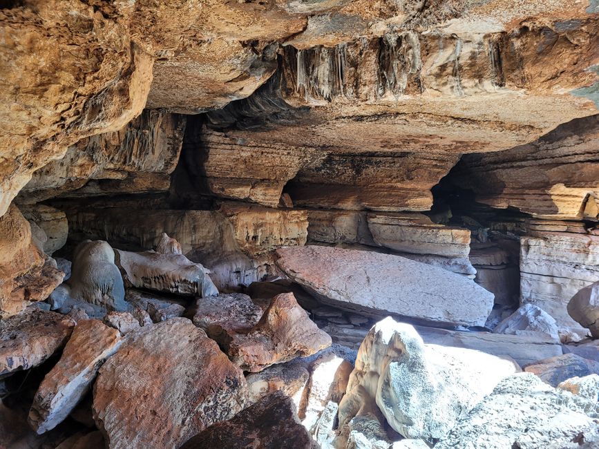 Mimbi Caves