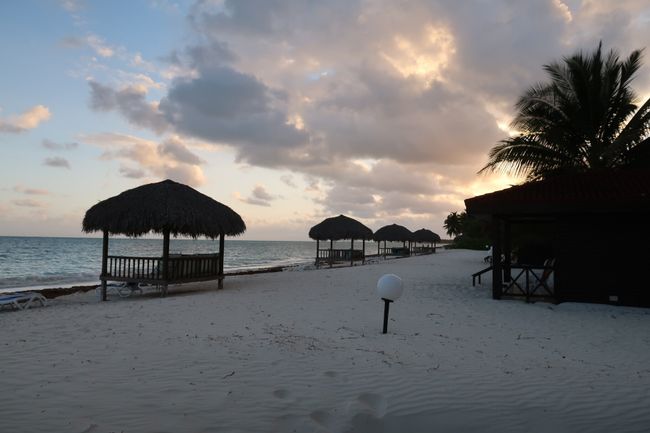 Strand bei Sonnenuntergang 