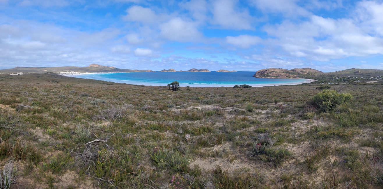 Lucky Bay overview