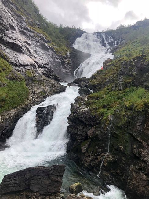 Eidfjord - Flåms-Bahn, Bergen-Bahn und Wasserfälle
