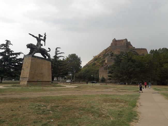 monument in front of Gori Fortress