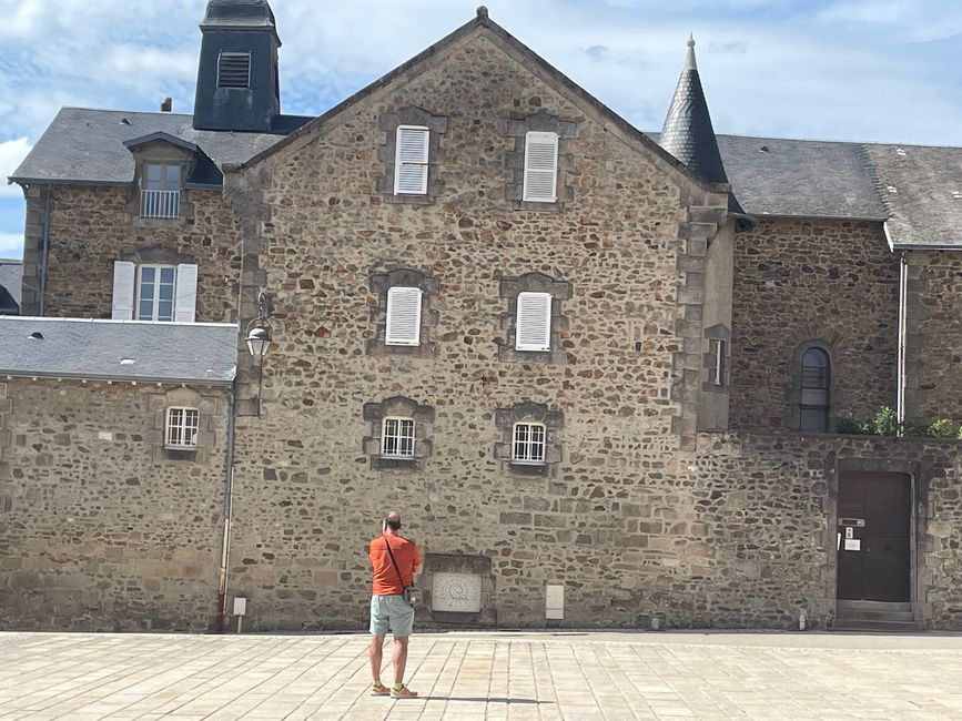 From Châteauroux to Limoges, Day 14