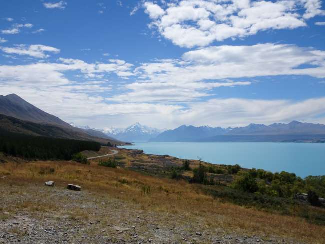Lake Pukaki and Mount Cook, the highest mountain in NZ
