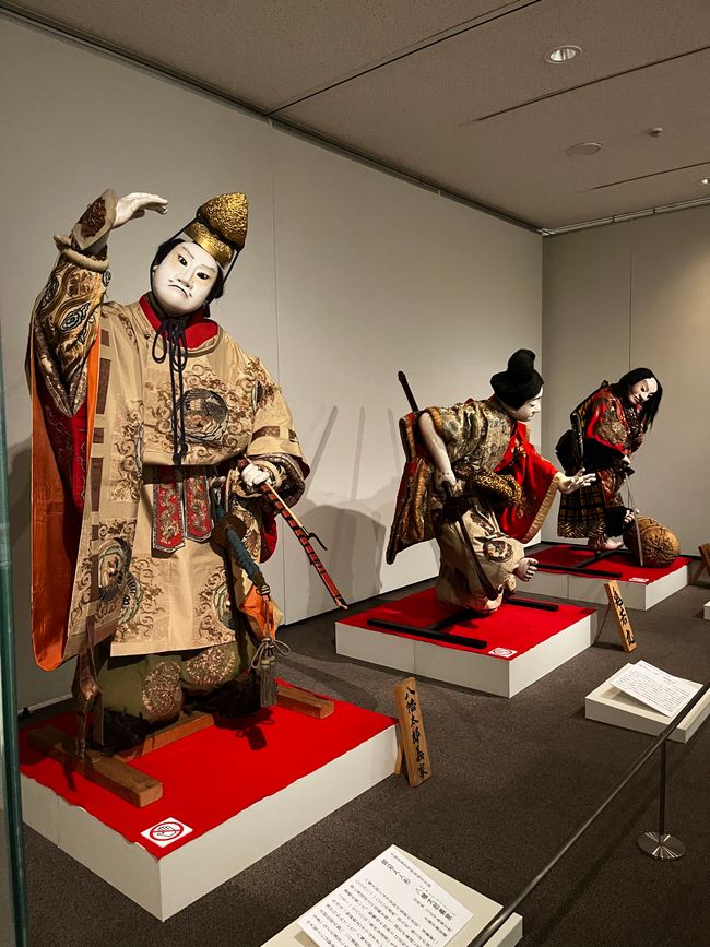 Puppen für das Tenjin Festival, stellen bekannte Samurai dar