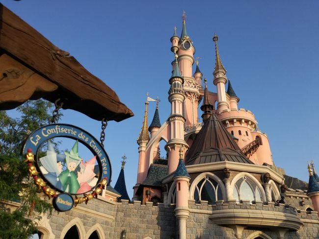 Disney Castle with the three Sleeping Beauty fairies
