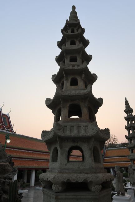 #2: Chinatown & Wat Suthat