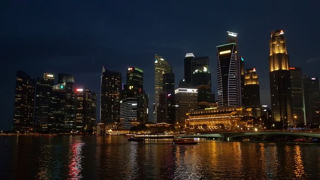 Singapur bei Nacht. 