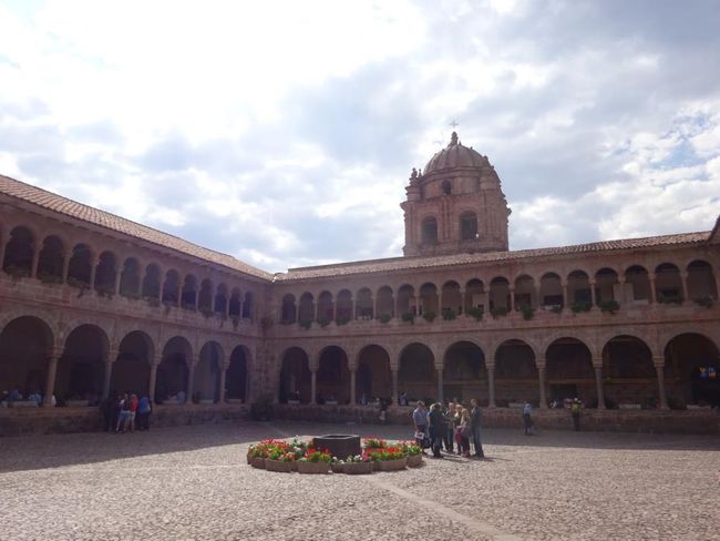Kloster Santo Domingo mit Ruine Qorikancha