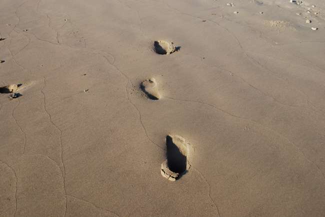 Das obligatorische Bild mit den Fußspuren im Sand 