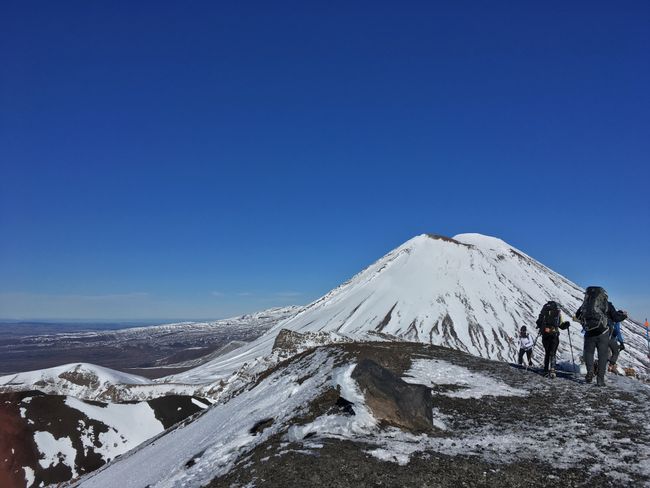 On the paths of Middle Earth: Mount Doom and Mount Tongariro