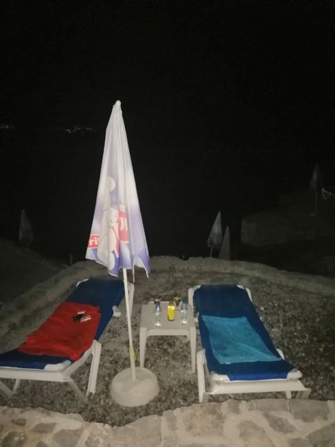 17.06.19 the 50th birthday. Today we have to somehow top yesterday. Okay, hardly possible, but still found a great location. A beach bar in Montenegro. That was really cool...