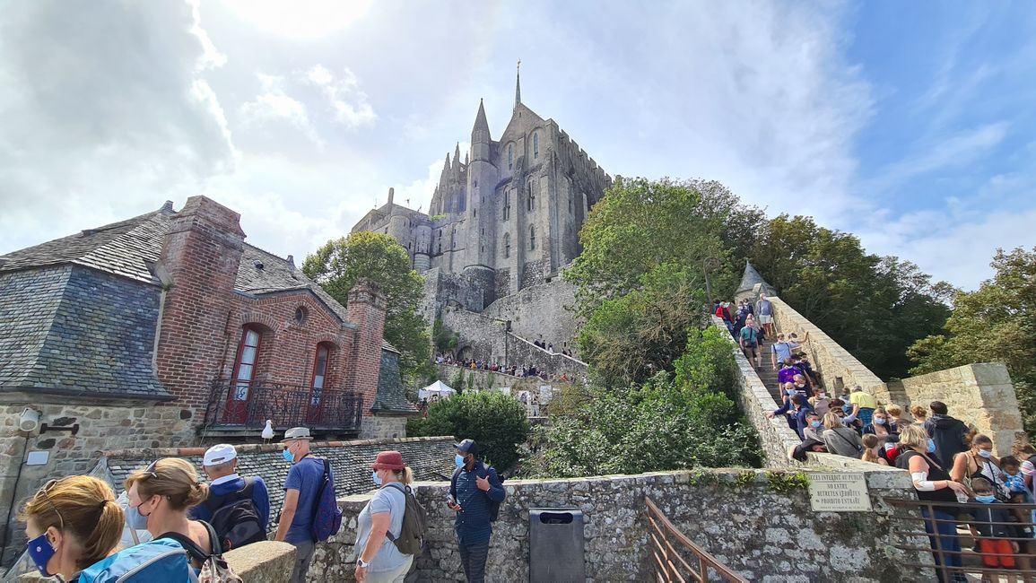 Мон-Сен-Мишел: Една от най-популярните забележителности във Франция