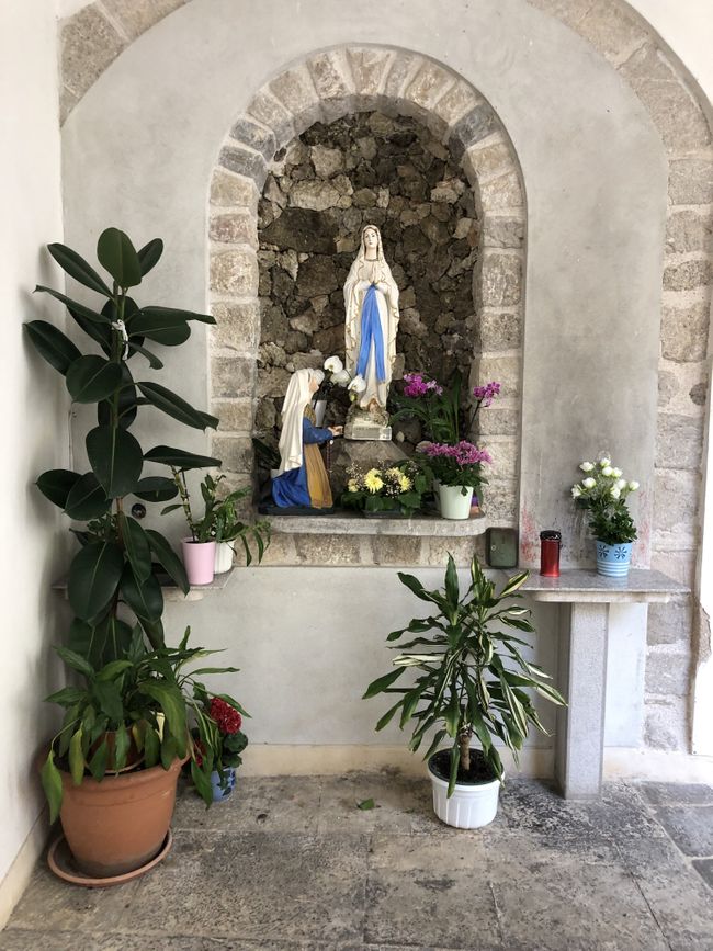 A quiet corner in the Franciscan Church
