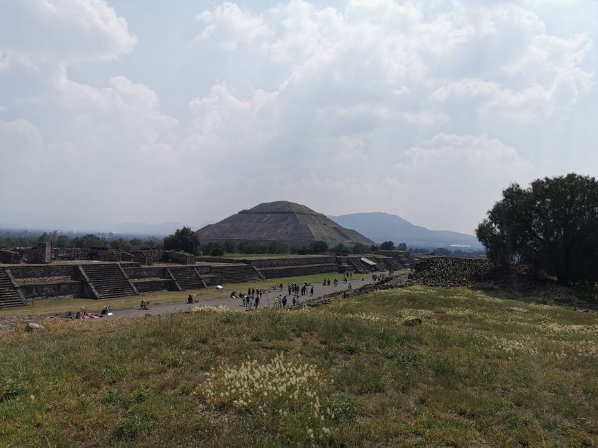 Beginn der 2km langen Allee von Teotihuacan