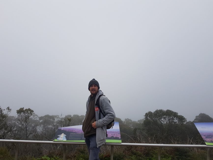 Sichtweite oben auf dem Mount Lofty, durch die Tafeln kann man in etwa nachvollziehen wie er aussehen sollte 