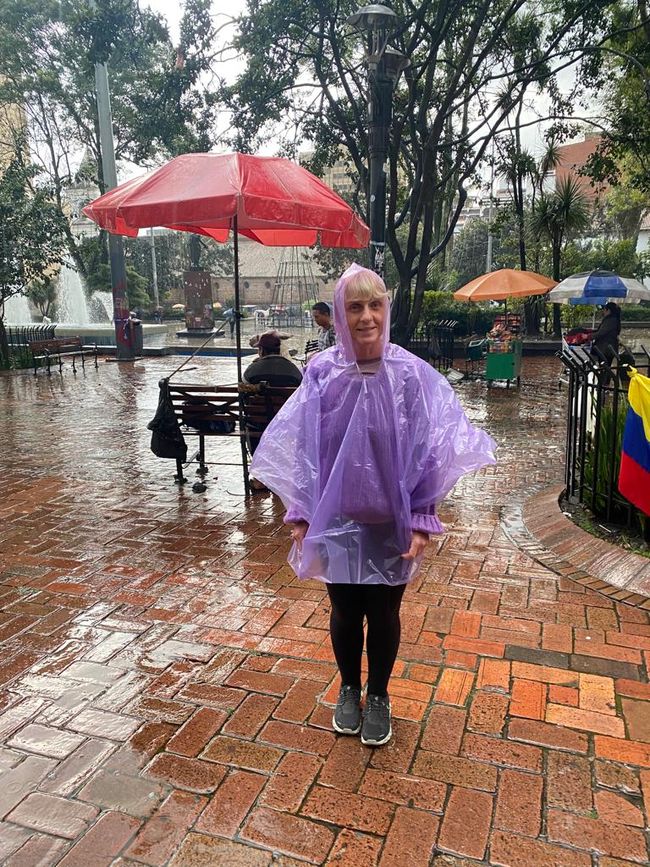 Keine Regenjacke dabei - kolumbianische Lösung 