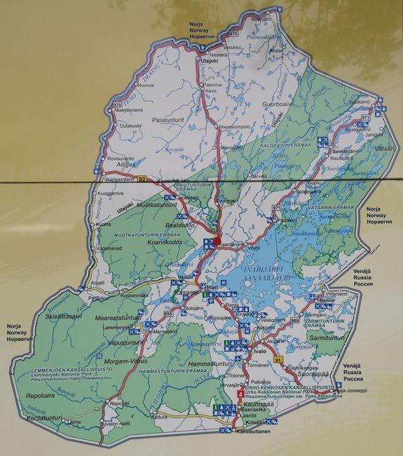 Fahrt durch die Gemeinde Inari, Teil Lapplandes.