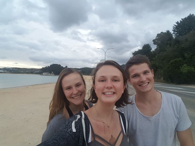 Farewell selfie on the beach of Kaiteriteri, Abel Tasman